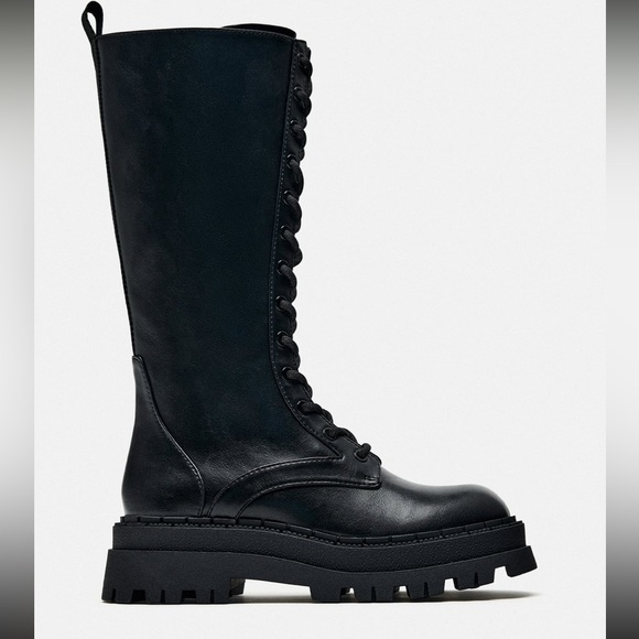 Black lace up chunky boots - Picture 2 of 2